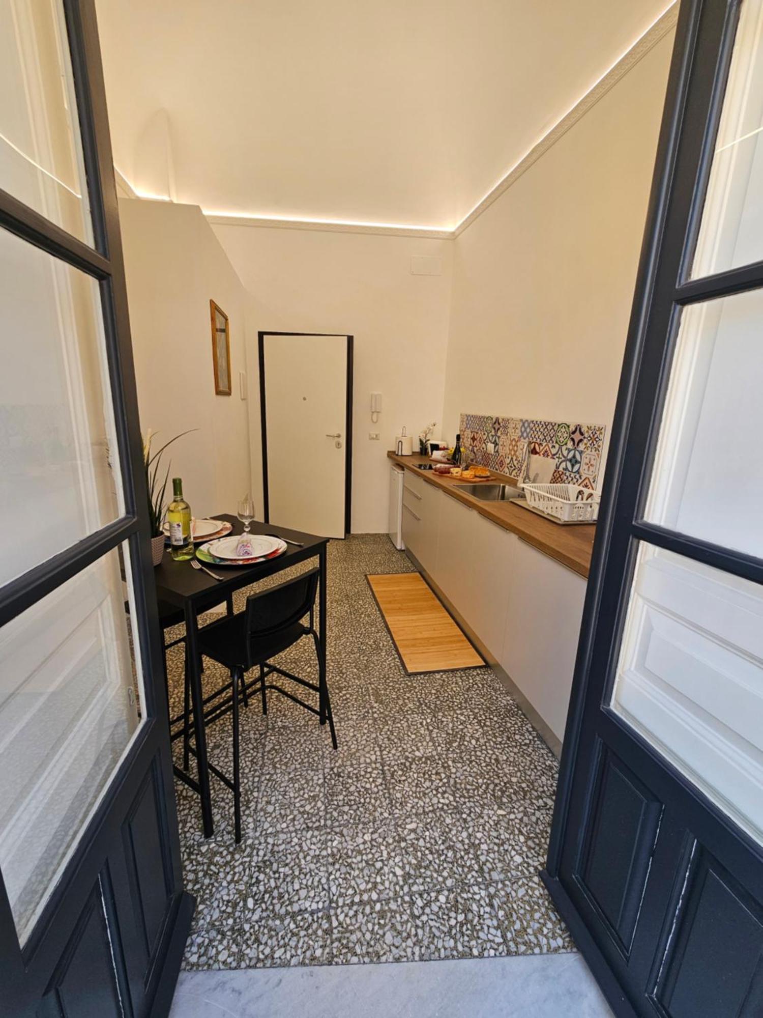 Grey House Apartments Catania Exterior photo