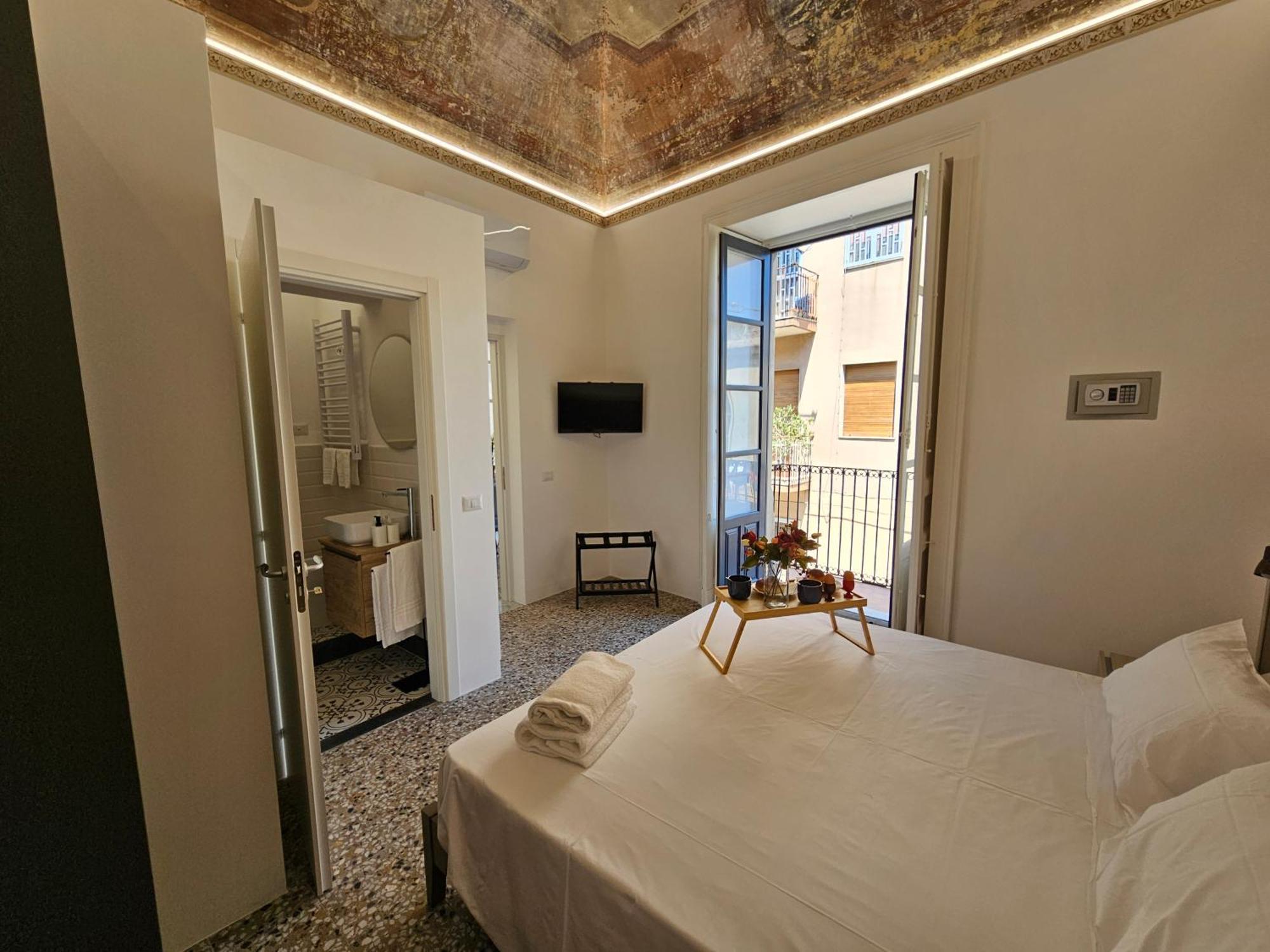Grey House Apartments Catania Exterior photo